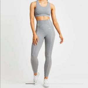 Seamless leggings (Nice material not too tight)